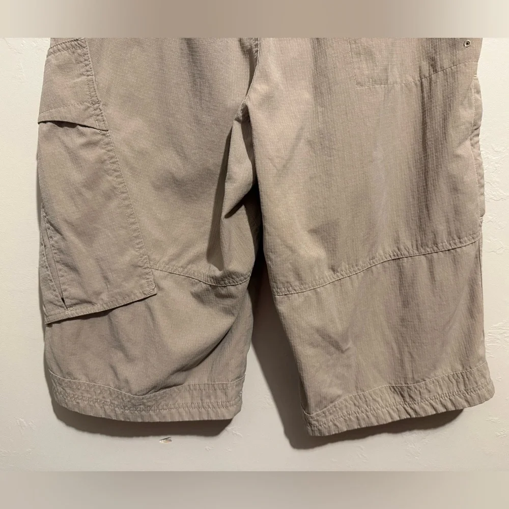 Men's The North Face Tan 100% Nylon Cargo Outdoor Hiking Shorts 32 Reg